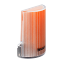 Designová lampa-maják s intenzivním oranžovým LED světlem a integrovanou anténou